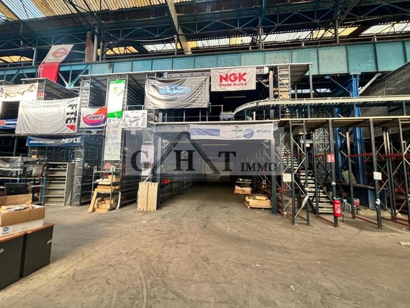 Entrepôt - 4 970 m²