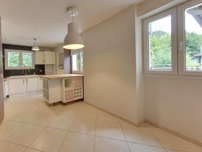 Maison - 201 m² - 10 pièces