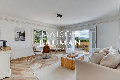 Villa - 212 m² - 9 pièces