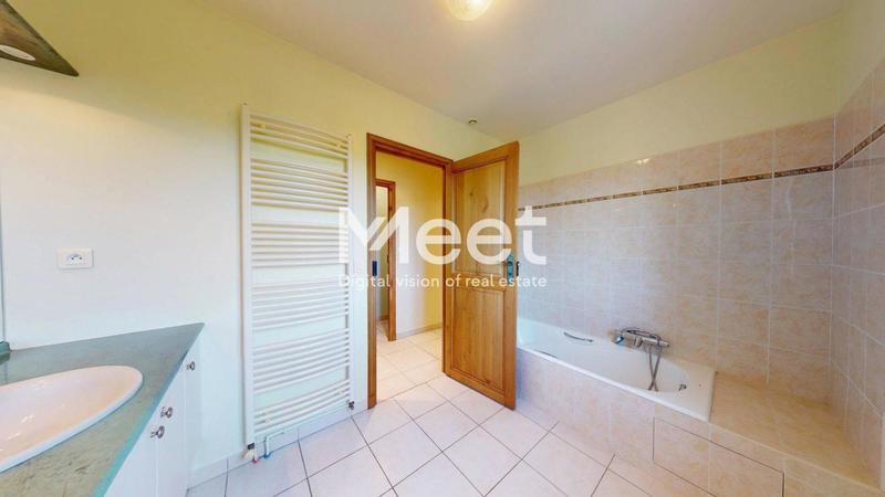 Maison - 220 m² - 6 pièces