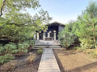 Villa - 242 m² - 12 pièces