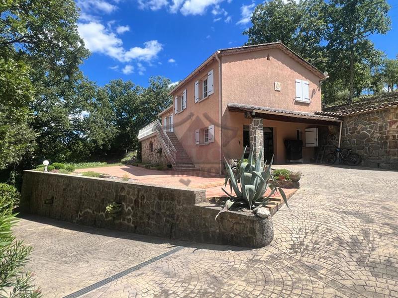 Maison - 101 m² - 4 pièces