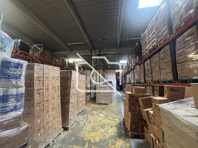 Entrepôt - 3 244 m²