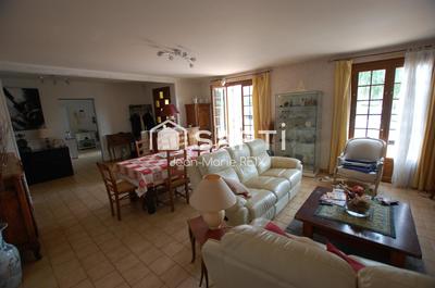 Maison - 138 m² - 5 pièces