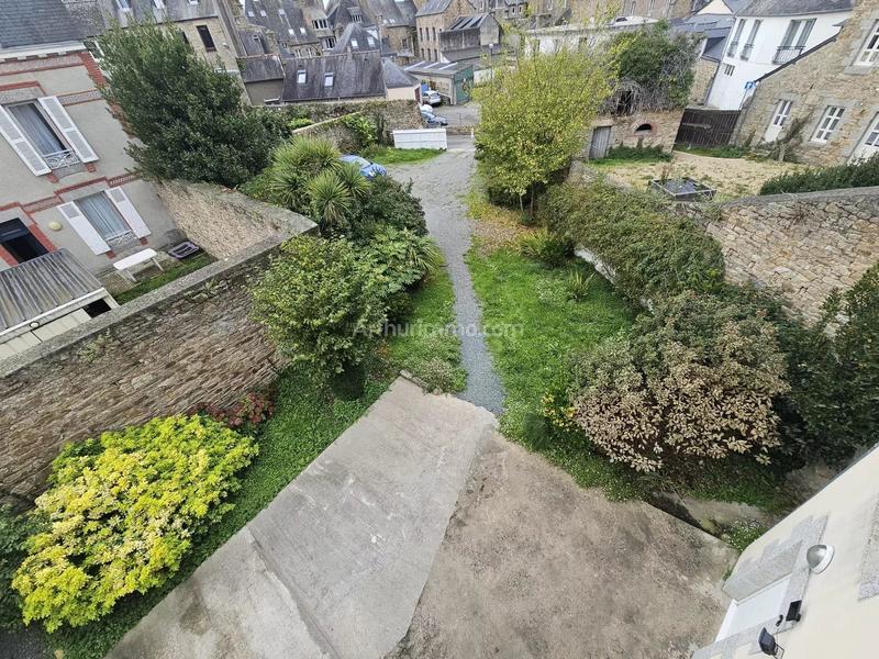 Maison - 210 m² - 8 pièces