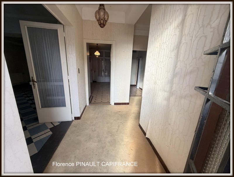 Maison - 176 m² - 8 pièces