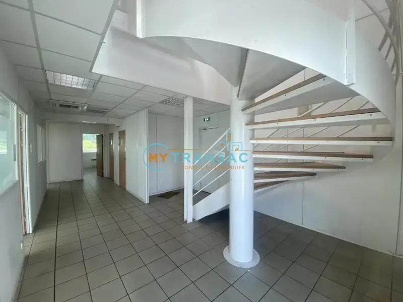 Local d'activités - 1 331 m² - 1 pièce