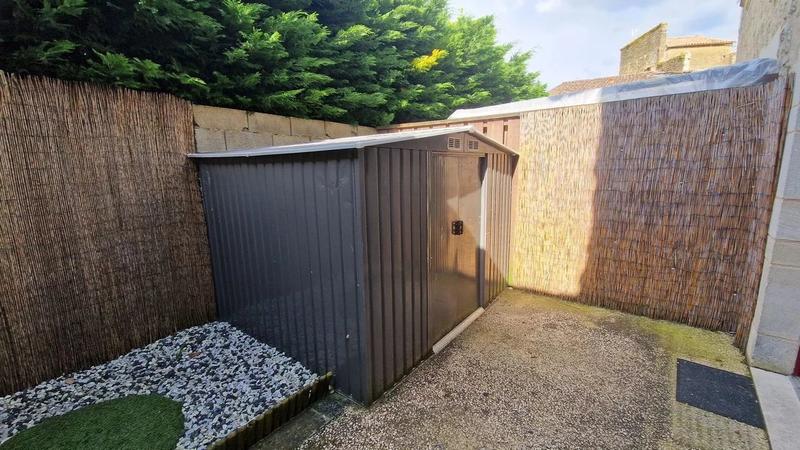 Maison - 225 m² - 10 pièces