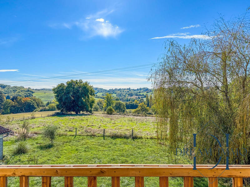 Maison - 200 m² - 7 pièces