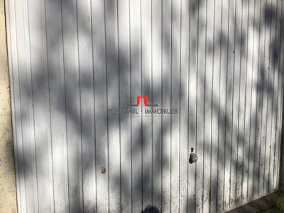 Parking / Garage - 10 m²