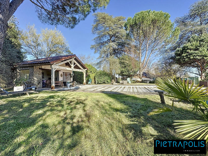 Maison - 200 m² - 7 pièces