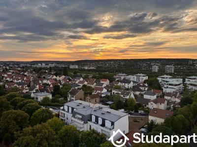 Chambre - 11 m² - 1 pièce