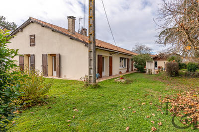 Maison - 365 m² - 13 pièces