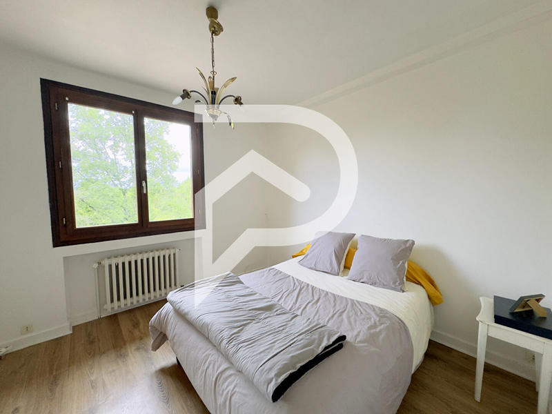 Maison - 220 m² - 7 pièces