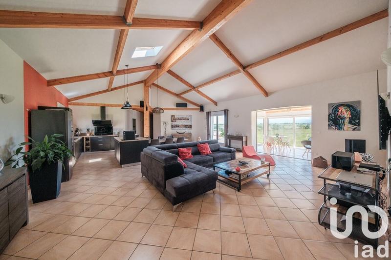 Maison - 222 m² - 6 pièces