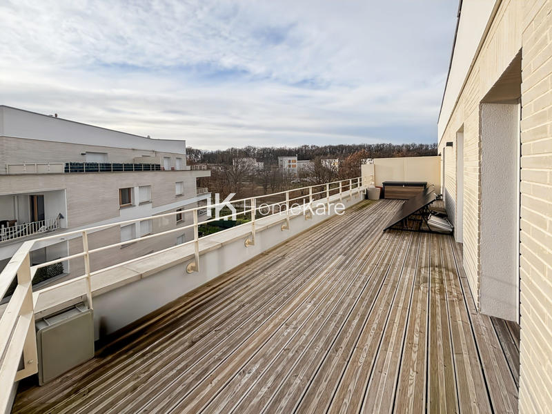 Appartement - 90 m² - 4 pièces