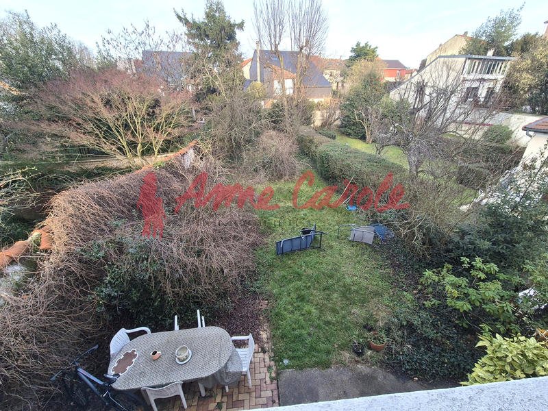 Maison - 218 m² - 7 pièces