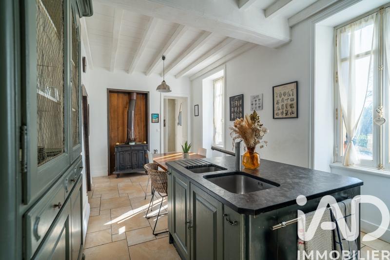 Maison - 480 m² - 16 pièces