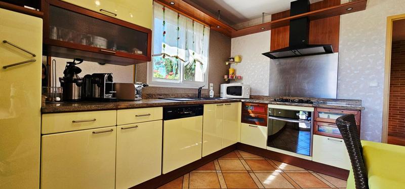 Maison - 181 m² - 7 pièces