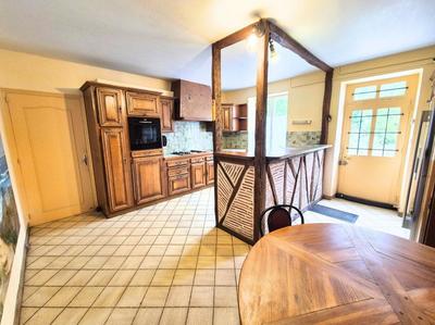 Maison - 252 m² - 9 pièces