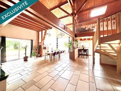 Maison - 233 m² - 5 pièces