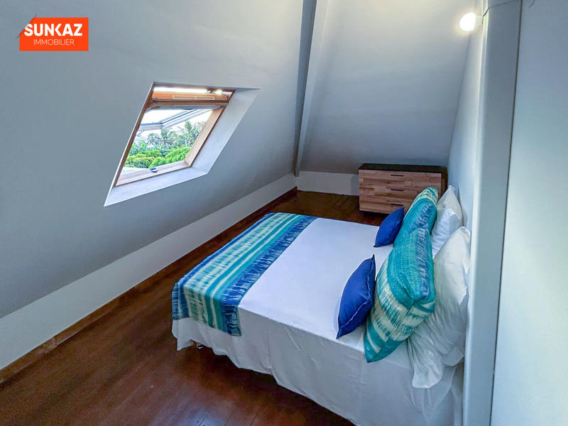 Appartement - 120 m² - 5 pièces