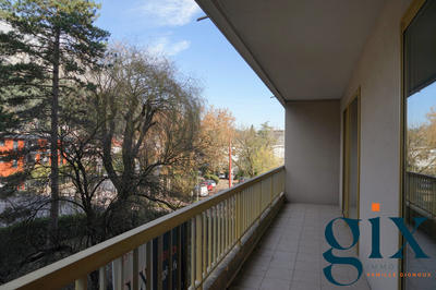 Appartement - 98 m² - 4 pièces