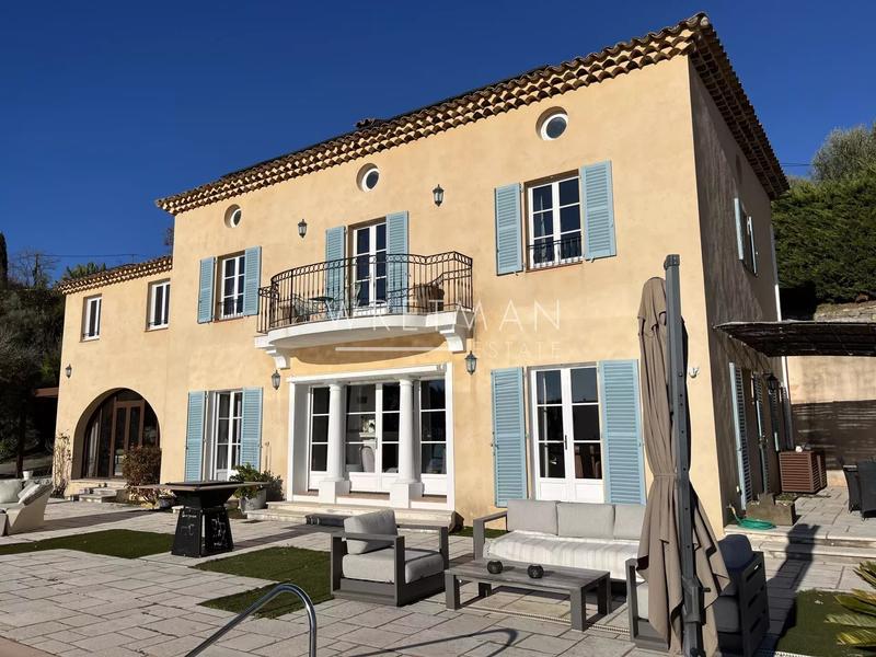 Villa - 229 m² - 7 pièces