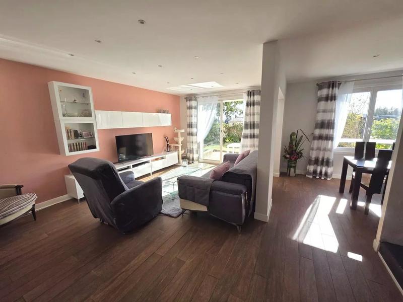 Maison - 98 m² - 4 pièces