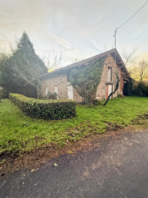 Maison en pierre - 130 m² - 9 pièces