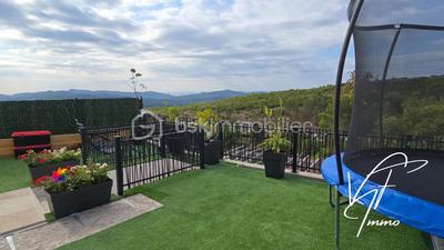 Propriété - 92 m² - 5 pièces