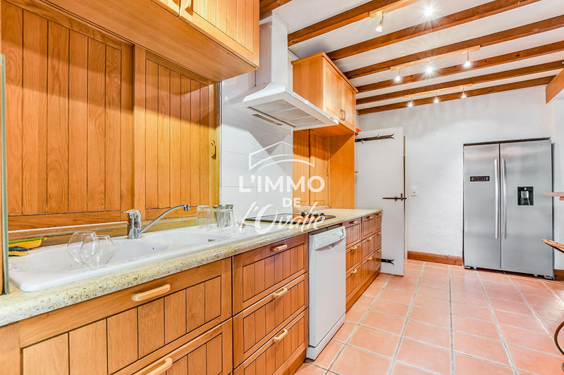 Demeure - 1 000 m² - 21 pièces