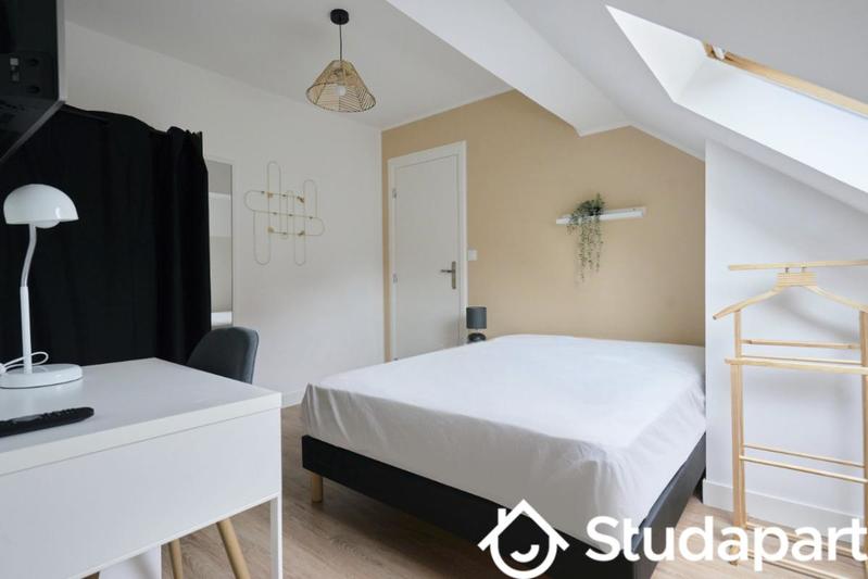 Chambre - 11 m² - 1 pièce