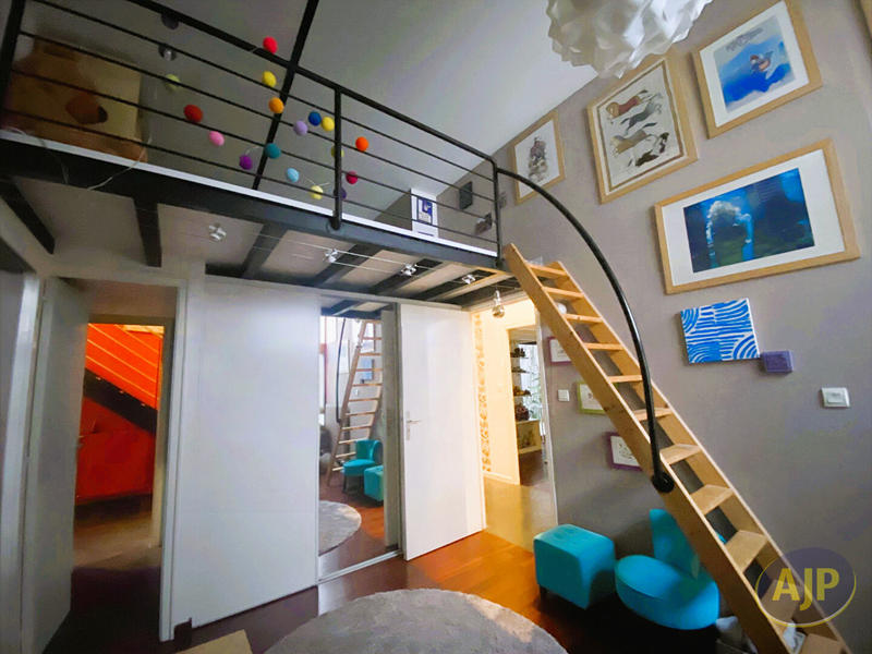 Maison - 206 m² - 9 pièces