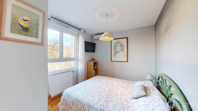 Appartement - 91 m² - 4 pièces