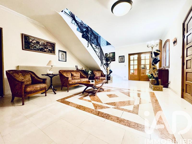 Maison - 410 m² - 12 pièces