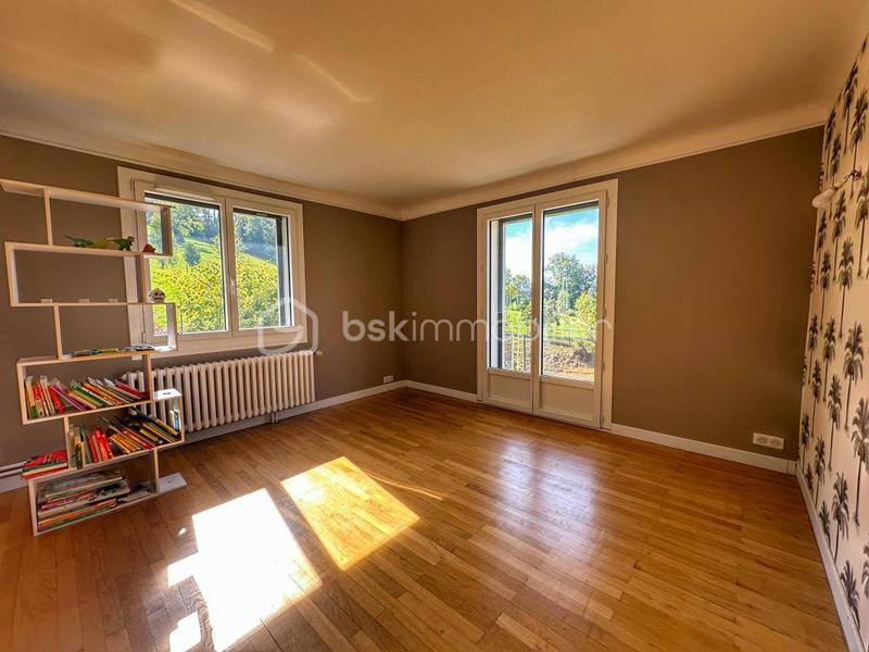 Propriété - 220 m² - 6 pièces