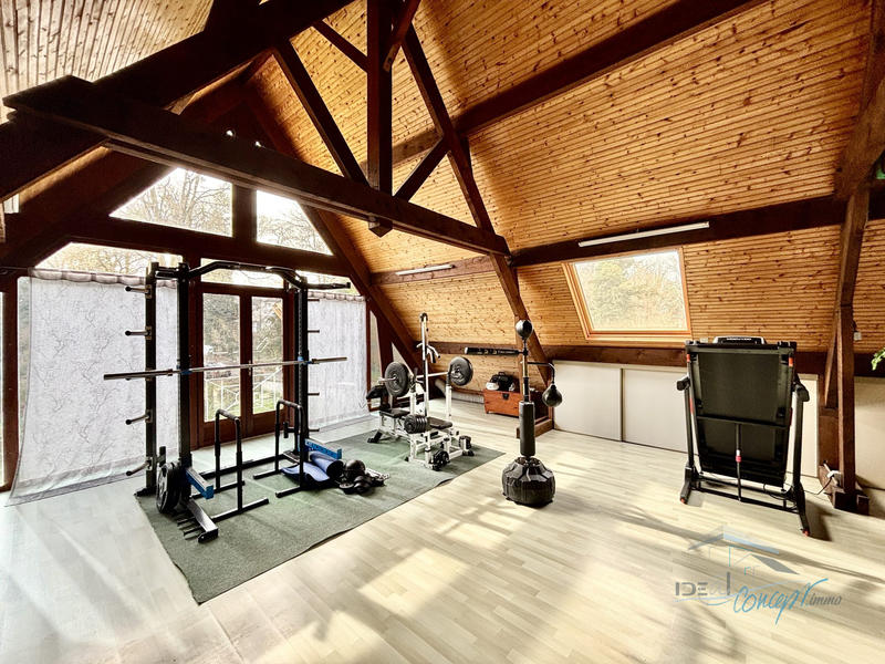 Maison - 252 m² - 8 pièces