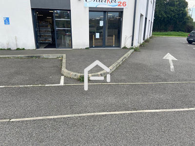 Local commercial - 223 m² - 4 pièces