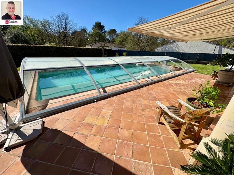 Maison - 240 m² - 7 pièces