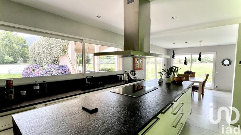 Maison - 275 m² - 7 pièces