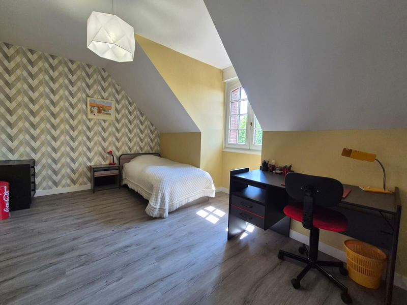 Maison - 222 m² - 7 pièces