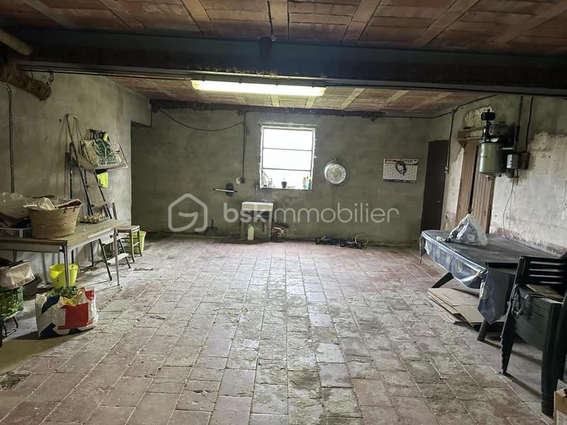 Propriété - 330 m² - 6 pièces