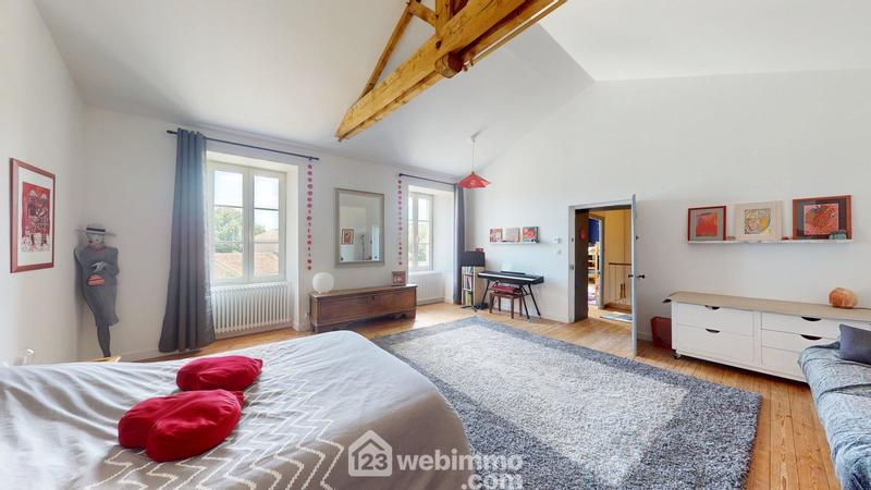 Maison - 286 m² - 11 pièces