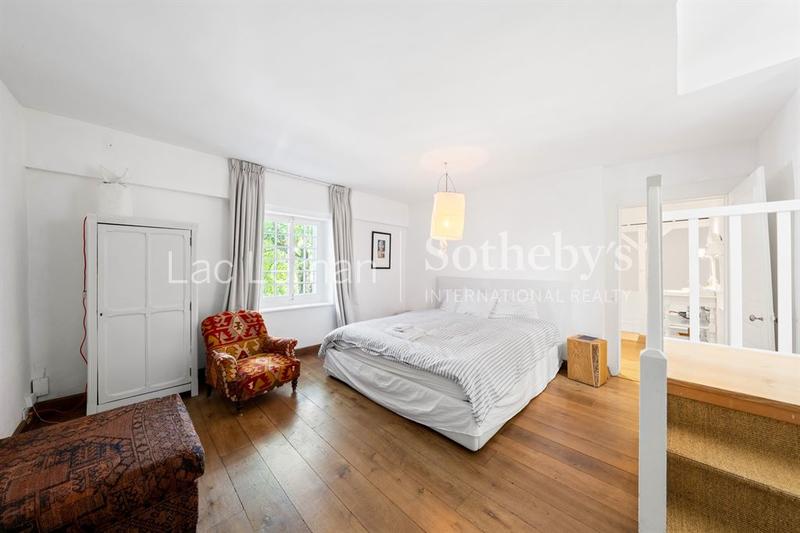 Maison - 500 m² - 11 pièces