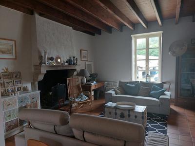 Maison ancienne - 195 m² - 6 pièces