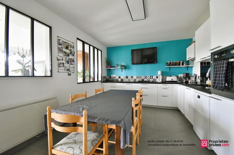 Maison - 180 m² - 9 pièces