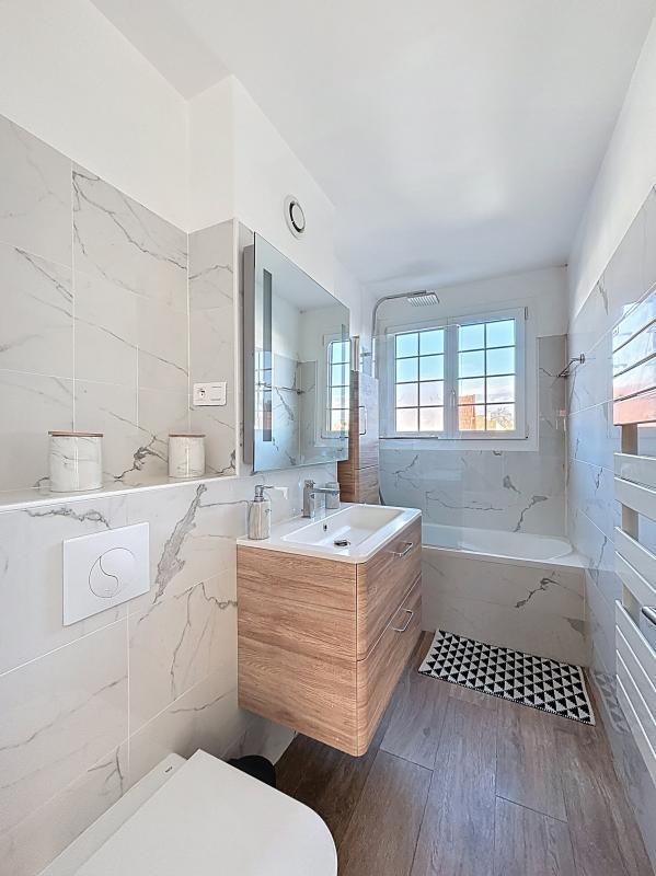 Maison - 228 m² - 7 pièces