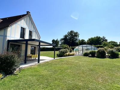 Maison - 261 m² - 10 pièces