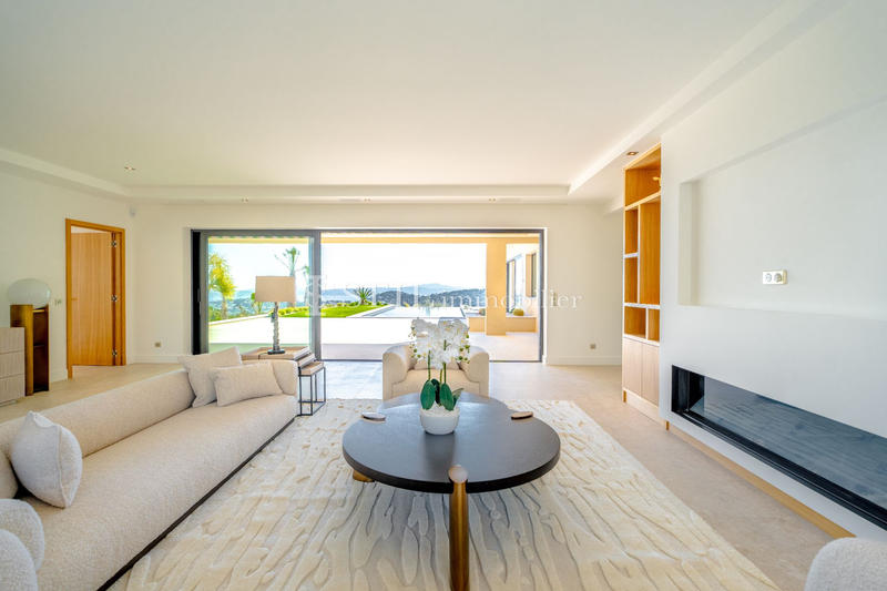 Villa - 353 m² - 6 pièces